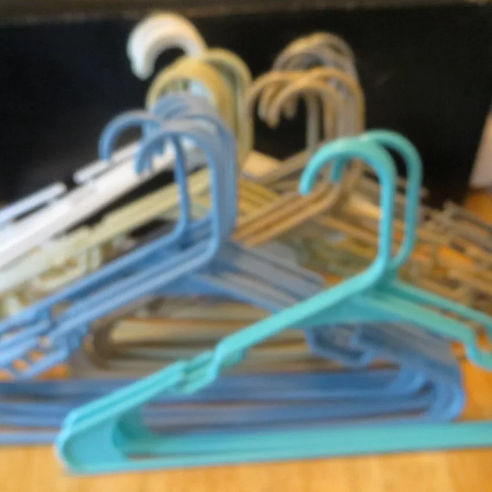10pc Plastic Clothes Hangers, Black, Green and Assorted Colors